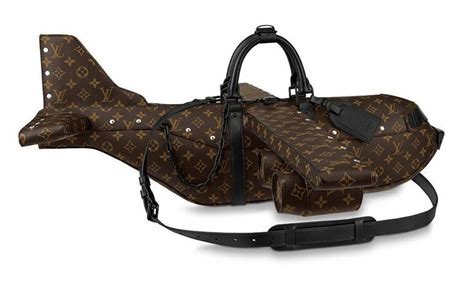 borsa di louis vuitton a forma di aereo|Louis Vuitton lancia una borsa a forma di aeroplano.